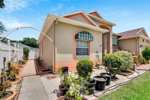 Villa ou maison à vendre à Valrico, Floride: 4 chambres, 207.36 m2 № 2156375 - photo 3