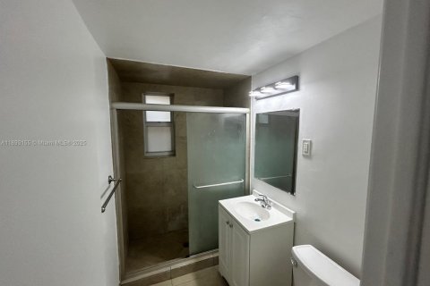 Снять в аренду виллу или дом в Майами-Бич, Флорида 2 спальни, 338.16м2, № 1946779 - фото 11