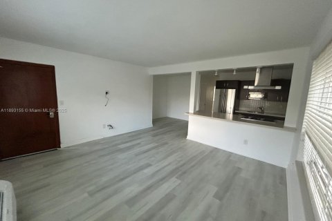Снять в аренду виллу или дом в Майами-Бич, Флорида 2 спальни, 338.16м2, № 1946779 - фото 2