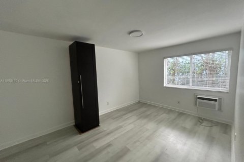 Снять в аренду виллу или дом в Майами-Бич, Флорида 2 спальни, 338.16м2, № 1946779 - фото 9