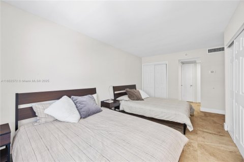 Снять в аренду кондоминиум в Майами-Бич, Флорида 2 спальни, 97.27м2, № 1958353 - фото 8