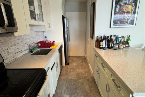 Condominio en alquiler en Miami Beach, Florida, 1 dormitorio, 70.61 m2 № 1959666 - foto 10