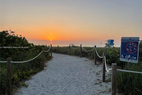 Condominio en alquiler en Miami Beach, Florida, 1 dormitorio, 70.61 m2 № 1959666 - foto 20