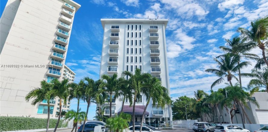 Condominio en Miami Beach, Florida, 1 dormitorio № 1959666