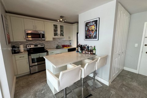 Condominio en alquiler en Miami Beach, Florida, 1 dormitorio, 70.61 m2 № 1959666 - foto 8