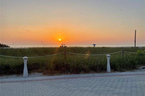 Condominio en alquiler en Miami Beach, Florida, 1 dormitorio, 70.61 m2 № 1959666 - foto 21