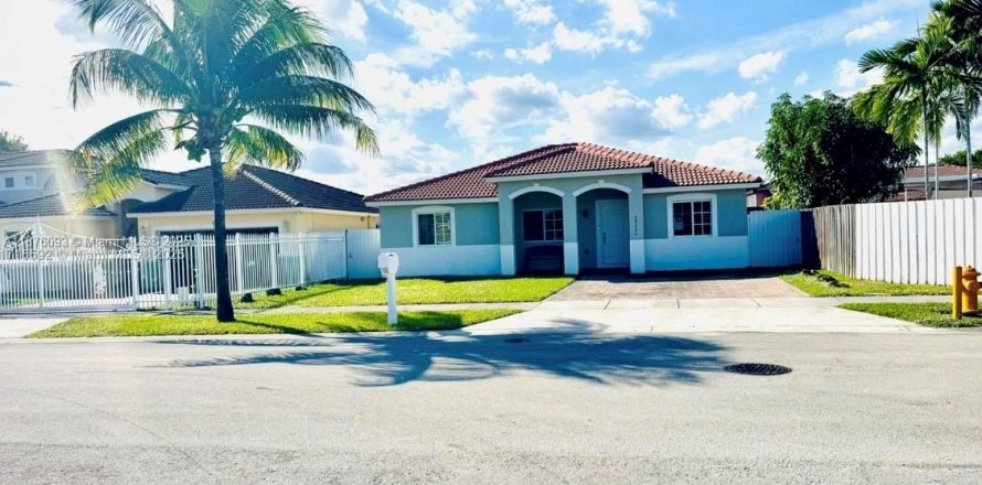 Villa ou maison à Homestead, Floride 3 chambres, 132.29 m2 № 1933357