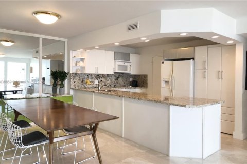 Copropriété à louer à Key Biscayne, Floride: 2 chambres, 117.06 m2 № 1825622 - photo 15