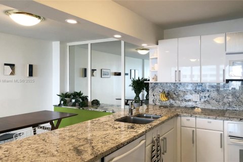 Copropriété à louer à Key Biscayne, Floride: 2 chambres, 117.06 m2 № 1825622 - photo 14