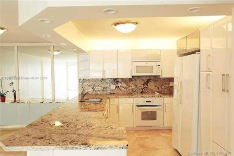 Copropriété à louer à Key Biscayne, Floride: 2 chambres, 117.06 m2 № 1825622 - photo 4
