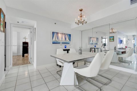 Condo in Sunny Isles Beach, Florida, 2 bedrooms  № 1755651 - photo 16