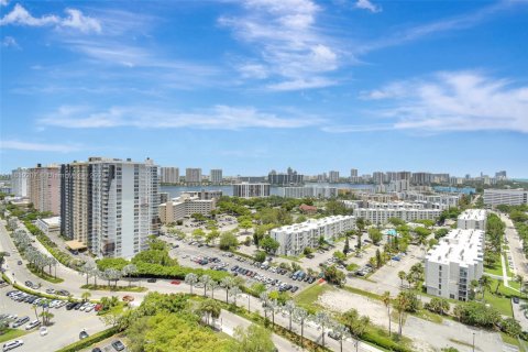 Condo in Sunny Isles Beach, Florida, 2 bedrooms  № 1755651 - photo 21