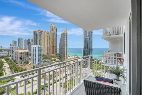 Condo in Sunny Isles Beach, Florida, 2 bedrooms  № 1755651 - photo 22