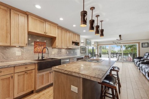 Townhouse in Tierra Verde, Florida 3 bedrooms, 138.42 sq.m. № 2200275 - photo 8