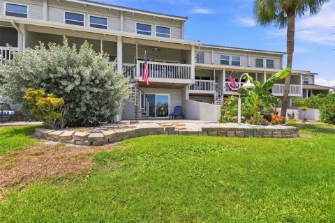 Townhouse in Tierra Verde, Florida 3 bedrooms, 138.42 sq.m. № 2200275 - photo 30