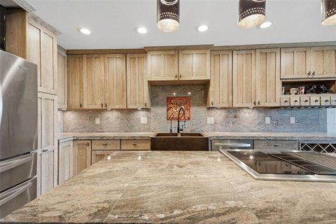 Townhouse in Tierra Verde, Florida 3 bedrooms, 138.42 sq.m. № 2200275 - photo 10
