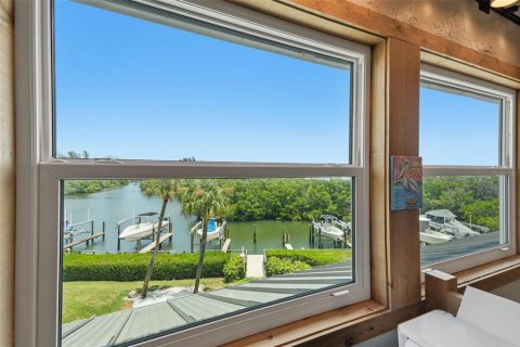 Townhouse in Tierra Verde, Florida 3 bedrooms, 138.42 sq.m. № 2200275 - photo 17