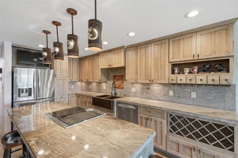 Townhouse in Tierra Verde, Florida 3 bedrooms, 138.42 sq.m. № 2200275 - photo 9