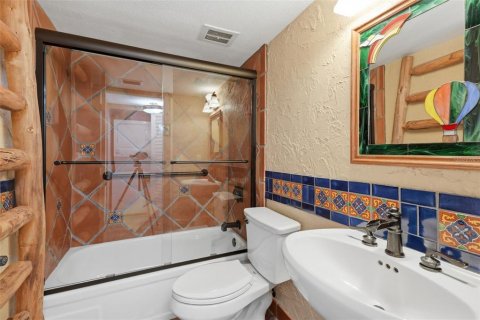 Townhouse in Tierra Verde, Florida 3 bedrooms, 138.42 sq.m. № 2200275 - photo 12