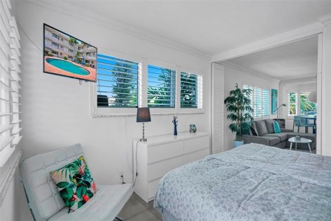 Condo in Fort Lauderdale, Florida, 2 bedrooms № 2174093 - photo 11