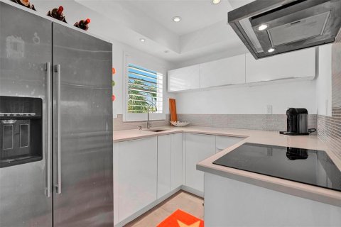 Condo in Fort Lauderdale, Florida, 2 bedrooms № 2174093 - photo 5
