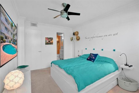 Condo in Fort Lauderdale, Florida, 2 bedrooms № 2174093 - photo 18