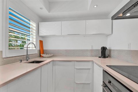 Condo in Fort Lauderdale, Florida, 2 bedrooms № 2174093 - photo 6