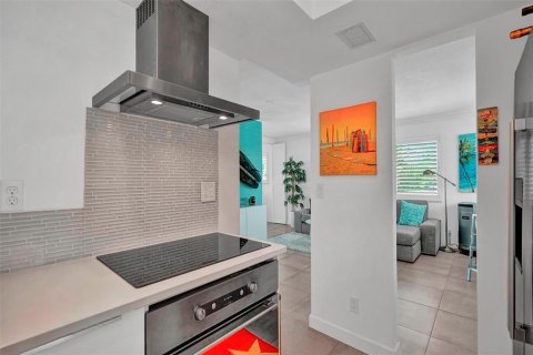Condo in Fort Lauderdale, Florida, 2 bedrooms № 2174093 - photo 8
