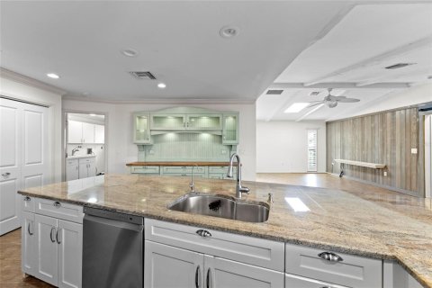 House in Venice, Florida 4 bedrooms, 211.63 sq.m. № 2341670 - photo 9