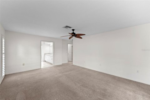 House in Venice, Florida 4 bedrooms, 211.63 sq.m. № 2341670 - photo 28