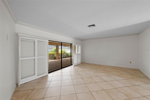 House in Venice, Florida 4 bedrooms, 211.63 sq.m. № 2341670 - photo 4
