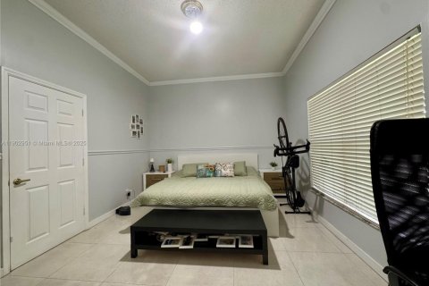 Снять в аренду таунхаус в Уэстон, Флорида 2 спальни, 110.46м2, № 1956774 - фото 5