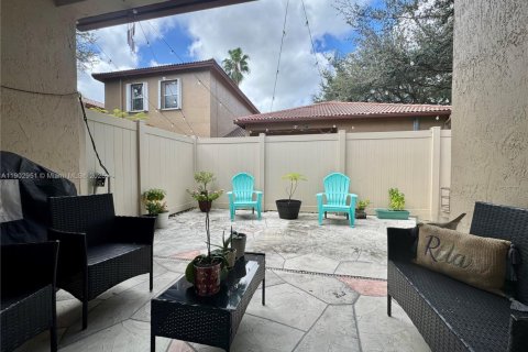 Снять в аренду таунхаус в Уэстон, Флорида 2 спальни, 110.46м2, № 1956774 - фото 10