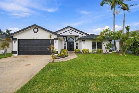 Villa ou maison à vendre à Clearwater, Floride: 3 chambres, 158.31 m2 № 2408271 - photo 2