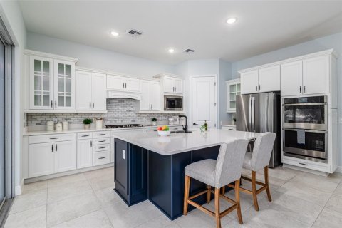 House in Apopka, Florida 4 bedrooms, 266.91 sq.m. № 1800091 - photo 25