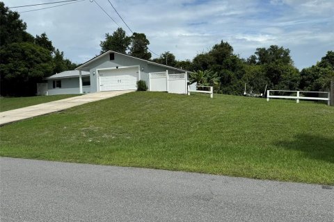 House in Deltona, Florida 3 bedrooms, 153.85 sq.m. № 1357824 - photo 4