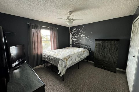 House in Deltona, Florida 3 bedrooms, 153.85 sq.m. № 1357824 - photo 12