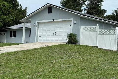 House in Deltona, Florida 3 bedrooms, 153.85 sq.m. № 1357824 - photo 1