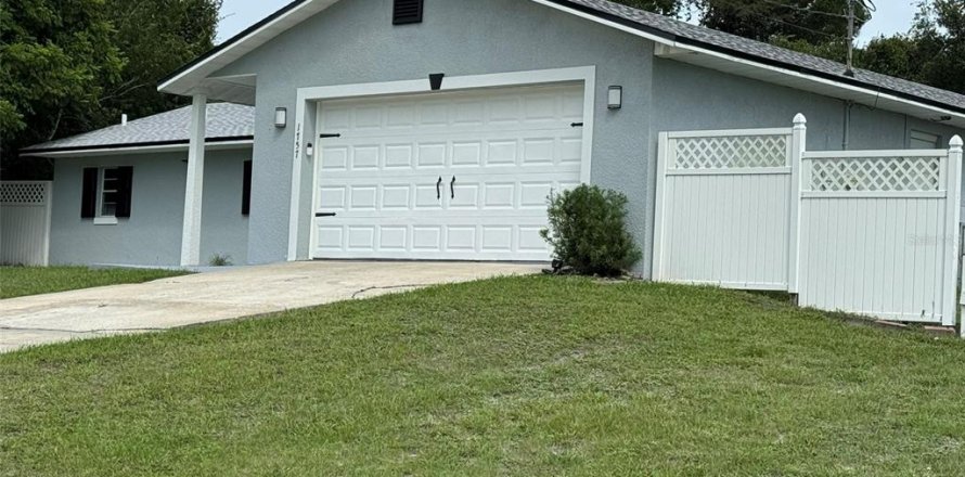 House in Deltona, Florida 3 bedrooms, 153.85 sq.m. № 1357824