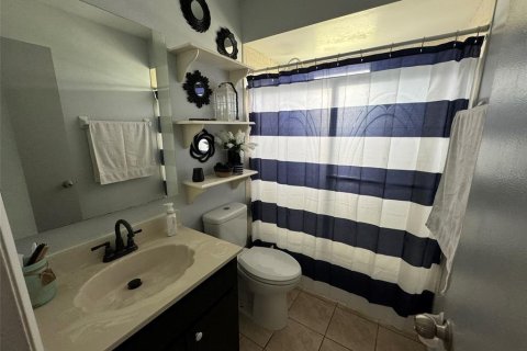 House in Deltona, Florida 3 bedrooms, 153.85 sq.m. № 1357824 - photo 13