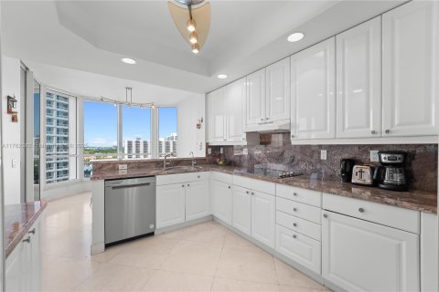 Condo in Aventura, Florida, 3 bedrooms  № 1867157 - photo 23