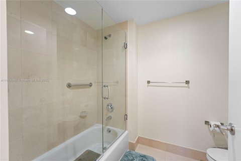 Condo in Aventura, Florida, 3 bedrooms  № 1867157 - photo 15