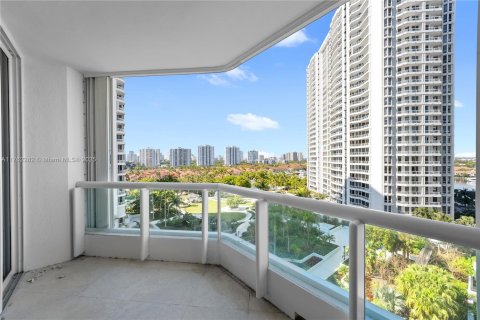 Condo in Aventura, Florida, 3 bedrooms  № 1867157 - photo 22