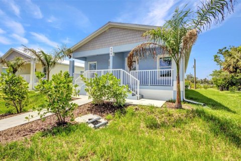 Commercial property in Punta Gorda, Florida 168.15 sq.m. № 1798292 - photo 1