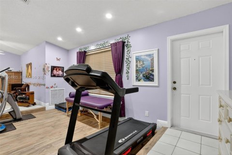 House in Tamarac, Florida 3 bedrooms, 206.71 sq.m. № 2069052 - photo 21