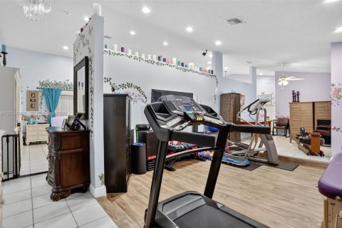 House in Tamarac, Florida 3 bedrooms, 206.71 sq.m. № 2069052 - photo 20