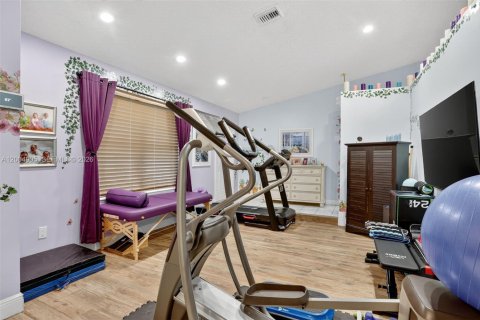 House in Tamarac, Florida 3 bedrooms, 206.71 sq.m. № 2069052 - photo 23