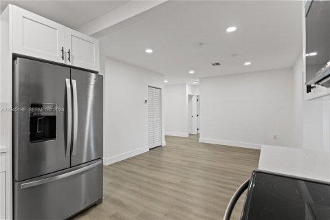 Villa ou maison à vendre à Miami, Floride: 4 chambres, 145.11 m2 № 2001532 - photo 22