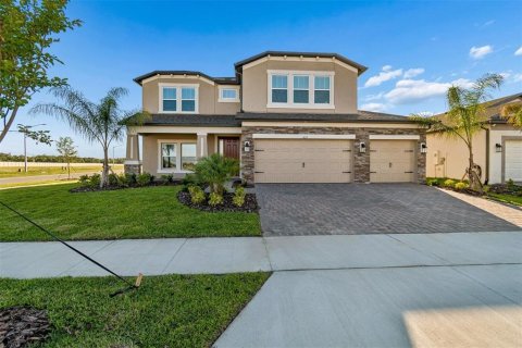 House in Lakeland, Florida 5 bedrooms, 308.06 sq.m. № 2239609