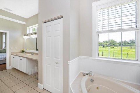 House in Sarasota, Florida 3 bedrooms, 272.11 sq.m. № 2342648 - photo 24